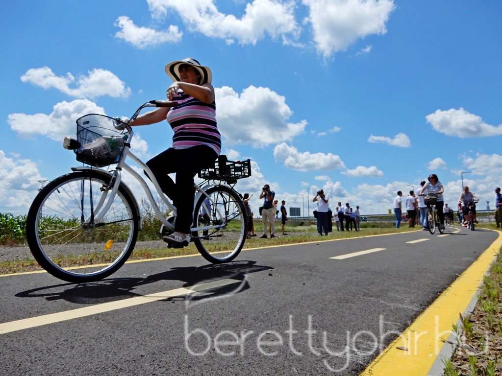 Átadták a Berettyóújfalu-Tépe kerékpárutat 14